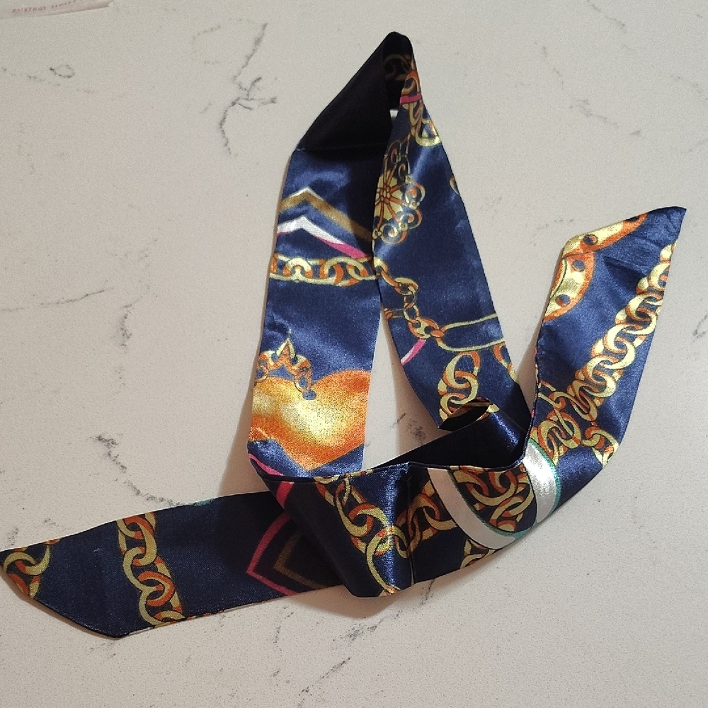 🆕Luxury Chain Pattern Twill/Scarf w Blues,Gold& Pink Accents